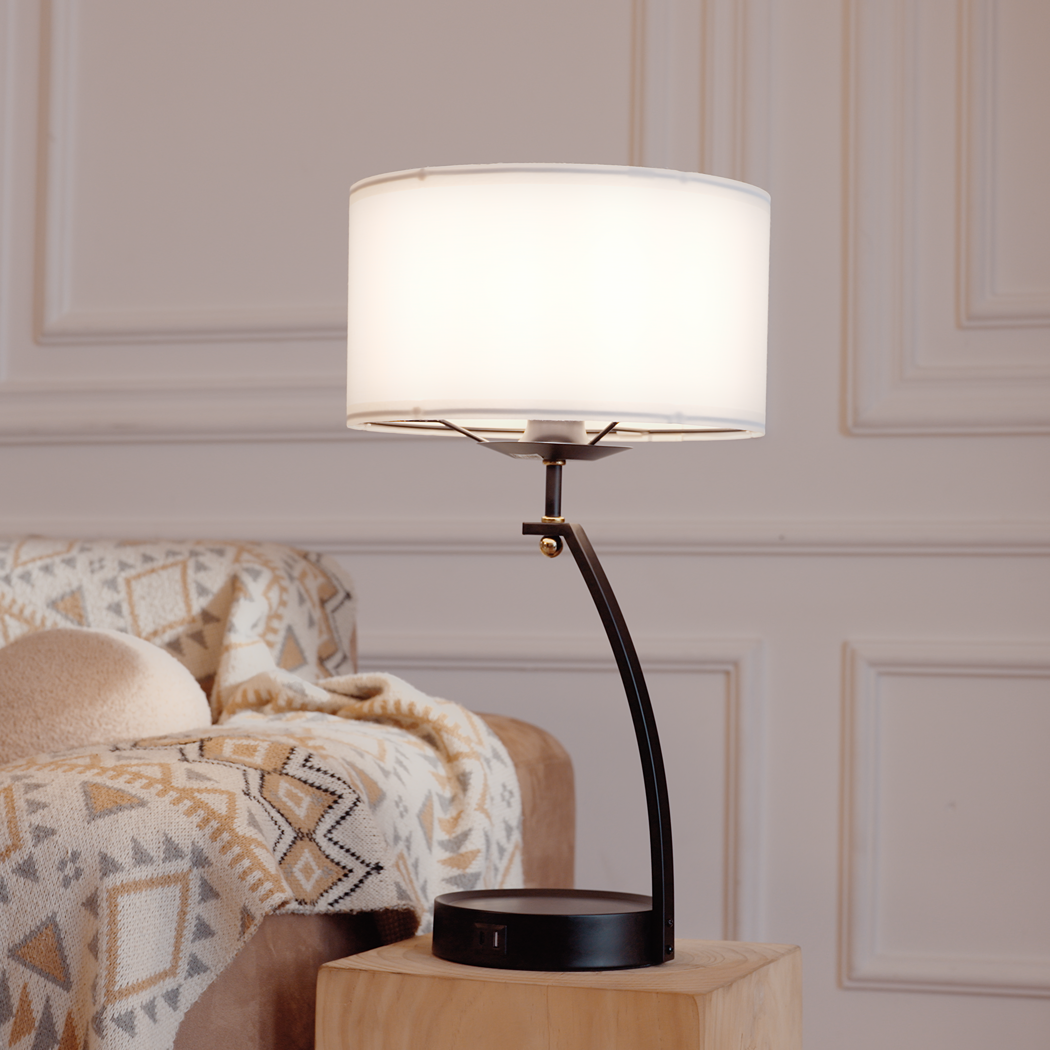 C07-2 Table Lights Modern Style with Linen Lampshade for Bedroom